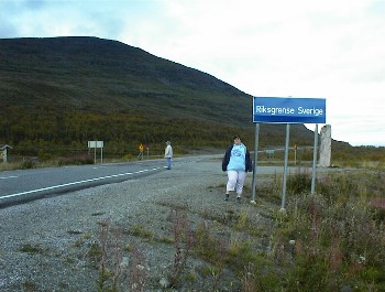 19:07 Die Grenze von der norwegischen Seite aus gesehen!
