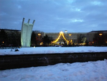 31.12 16:30 So: Flughafen Tempelhof!