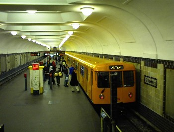 31.12 16:50 So: U-Bahnstation Platz der Luftbr�cke!