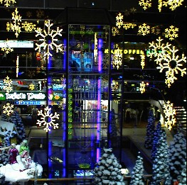 29.12 21:53 Fr: Die ...Uhr keiner wei� so richtig wieso sie funzelt!