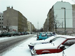 04.02 15:38 So: In der Ferne, der Fernsehturm!