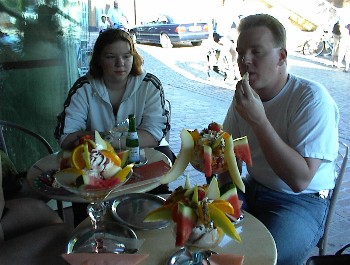 24.05 18:53 Riesige Becher und gar net teuer!