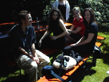 25.05 14:25 shaun l��t sich net st�ren!