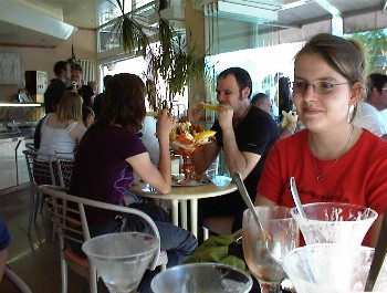 25.05 18:23 Gro� und gar net teuer!