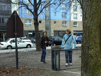 16.03.02 14:18 Pebbles begrt Roeschen zuerst!