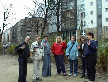 16.03.02 14:20 Naja...oder im Halbkreis *lol*