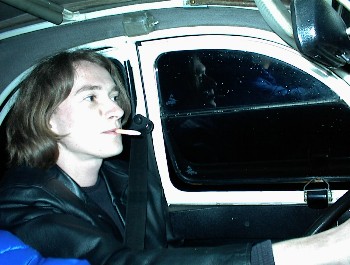 23.02.02 18:59 Der coole Chrisl in der kultigen Ente *gg*