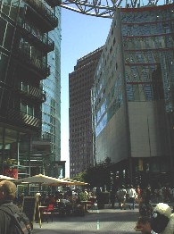 27.07 15:02 Postmoderne Architektur!