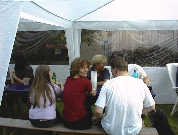 28.07 20:12 Huhu Monika *winkheftig*