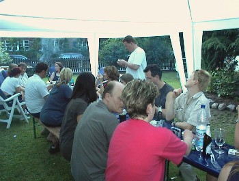 28.07 20:13 ...dann was vom Grill gegessen!