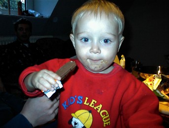 16.09 18:37 Ne, Consti l��t sich das Twix net abnehmen!