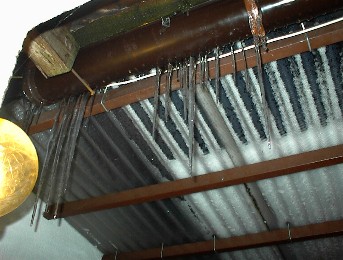 12.01 23:39 Tolle Eiszapfen auf dem Balkon!