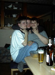 12.01 23:44 Gruppenkuscheln :o)!