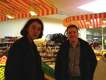 09.03.02 13:35 Samstag Nachmittag: Noch schnell einkaufen!