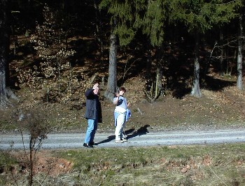 10.03.02 15:15 Huhu ihr Zwei! *zur�ckwink*