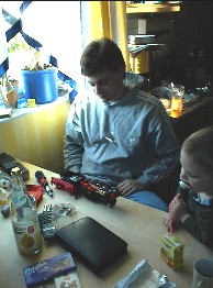 10.03.02 16:23 Hmm...is doch net putt...nur Batterien alle!