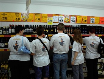 18.05.02 Moorhhner im Supermarkt!