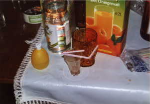 31.10  07a  B52 Strohhalm von mir (zu langsam getrunken)!