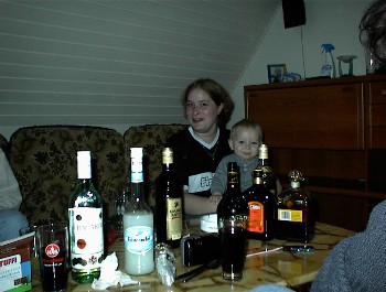 07.04 19:33 Hallo Sophie, Hallo Constileinchen *gg*