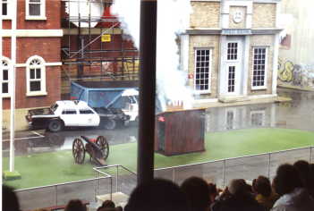 Qualmen tut es auch reichlich!