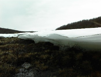 10.06 9:30 Teilweise schon vom Schmelzwasser unterhhlt!