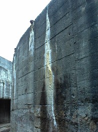 16.06 12:45 berall wird der Kalk vom Regen ausgewaschen!