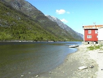 19.06 12:56 Der Flu an dem auch der Wasserfall liegt!