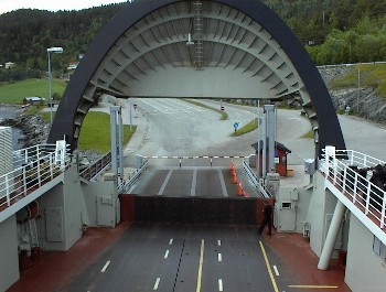 21.06 10:46 Klappe zu und ab gehts mit Fhre Nummer 1!