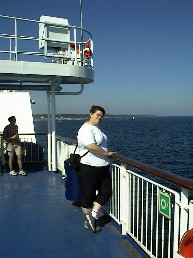 11:18 Mein Schatz genie�t die Morgensonne an Deck!