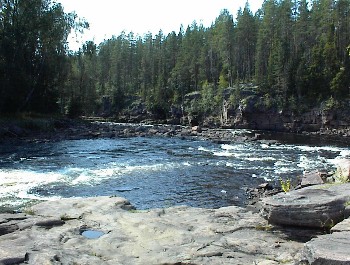 13:23 Weiter unterhalb des Wasserfalls!