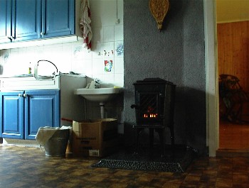 18:58 K�chenzeile mit Kamin!