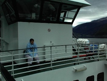 11:36 Nach der Abfahrt auf der anderen Seite der Trollstiegen mal wieder eine F�hre!