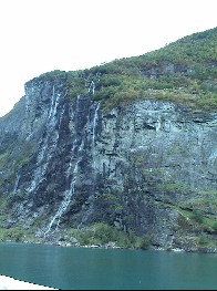 14:23 Die sieben Schwestern im Geirangerfjord!
