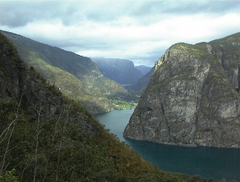 10:23 Mit der Sonne sieht es noch gewaltiger aus!