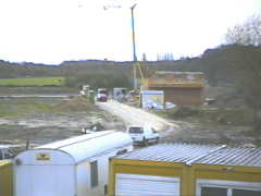 20:11 16:00 Mo: Dachgescho angefangen zu mauern!