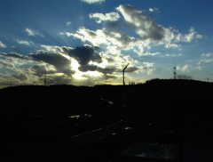 08.12 15:15 Fr: Am Nachmittag Sonnig, kaum Wolken und sehr mild!