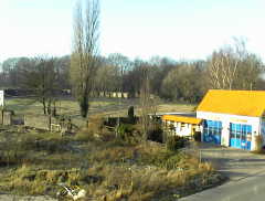 22.12 13:11 Fr: Aussicht auf die alte Pferdekoppel und die Feuerwehr!