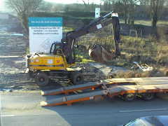 12.01 15:38 Fr: Heute wurde der Bagger verladen...