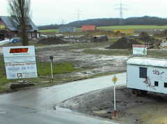 25.01 15:39 Do: Links neben dem roten Haus ist heute noch ein Fertighaus entstanden!