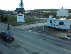 09.02 15:31 Fr: Dachstuhl und Innenausbau des Fertighauses fehlen noch!