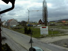 20.02 14:03 Di: Heute wurde hier schon wieder ein neuer Kran aufgestellt!