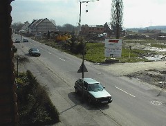 30.03 15:24 Fr: Die Bagger (hinten links) haben eine weitere Baugrube ausgehoben!