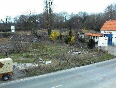 01.04 15:34 So: Ein Bagger steht noch auf der alten Koppel!