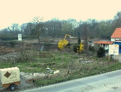 11.04 16:18 Mi: Immernoch wird auf der Koppel gebaggert!