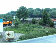 28.05 13:22 Mo: Hier drben tut sich nicht viel!