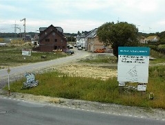 30.08 16:54 Do: ...auer den parkenden Autos...