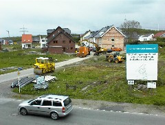 29.04 13:20 Mo: Ein Bauwagen wird aufgestellt!