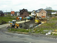 02.05 9:55 Do: Ein Teil ist schon mit Schotter ausgelegt worden!