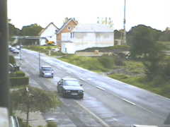 06.10 14:30 Fr: Das Fertighaus links hat vor einer Woche Strom bekommen!