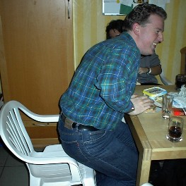 10.03 19:39 Gratulation doerk! Noch ein defekter Stuhl *fg*